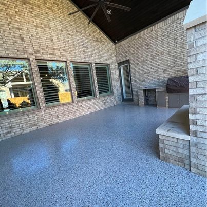backyard-patio-with-gray-epoxy-finish